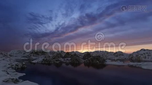 蓝雪山海景观在绿色背景上以优美的风格呈现.. 海洋背景。 蓝色抽象背景视频