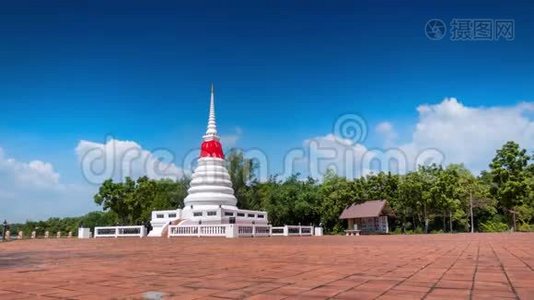 白佛塔、佛寺的时间流逝，雷昂，近江近海，晴空万里，云动视频