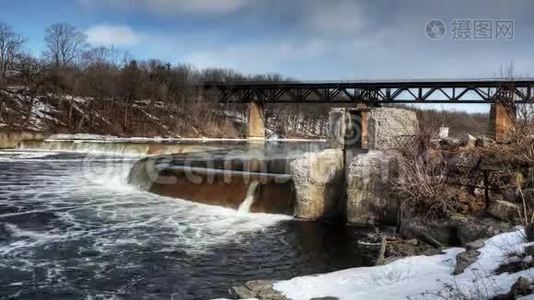 加拿大布兰特铁路桥梁和大坝冬季4K视频