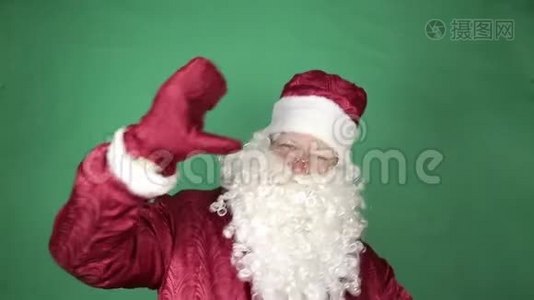 圣诞老人在跳舞。视频
