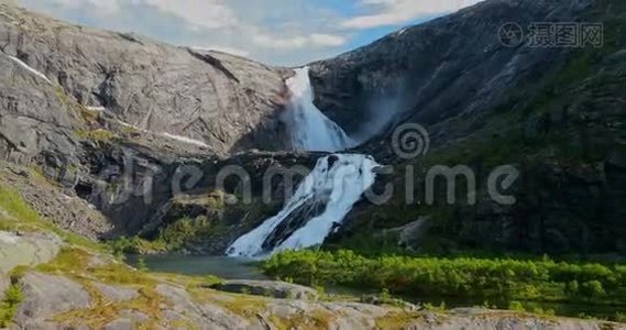 Kinsarvik，Hordaland，挪威。 Hardangervidda山高原瀑布Sotefossen。 著名的挪威地标视频