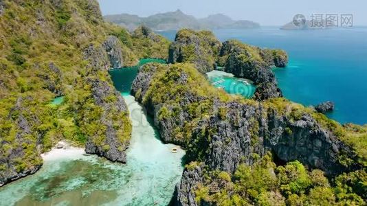 米尼洛克岛上大大小小泻湖的鸟瞰图.. El-Nido，巴拉望。 菲律宾。 石灰岩岩层覆盖视频