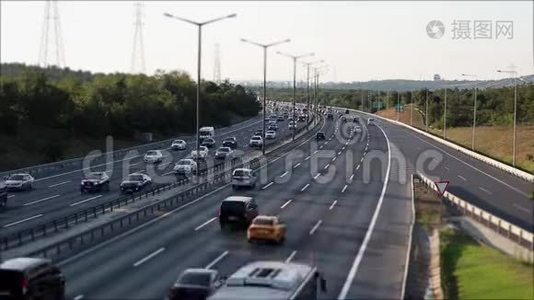 伊斯坦布尔Cekmekoy大道的汽车交通视频