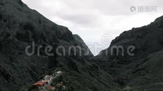 山峡小村，鸟瞰.. 西班牙特内里费，马斯卡视频