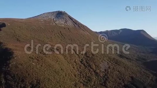 挪威山区上空的空中镜头视频