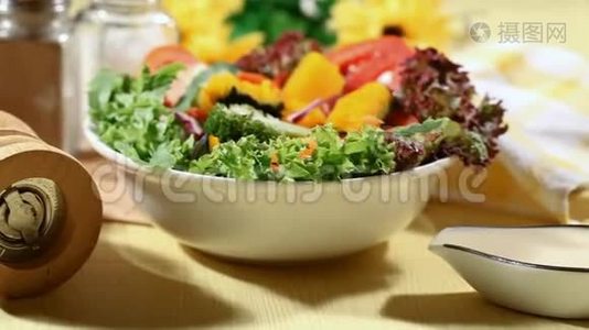 蔬菜沙拉和奶油沙拉视频