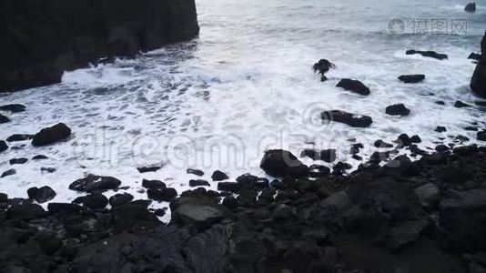 巨浪冲击海岸，大海洋美丽浪潮视频