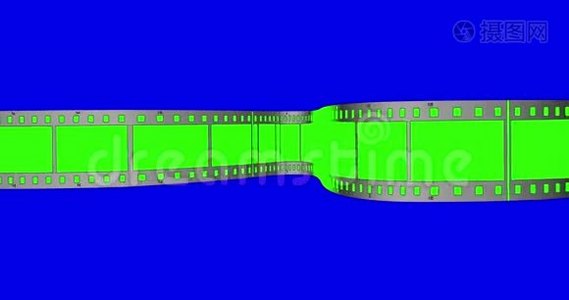 彩色钥匙绿色屏幕电影条滚动蓝彩色背景，视频