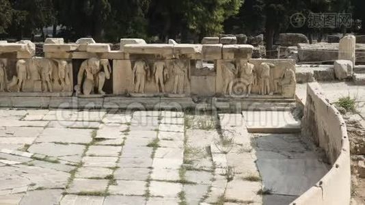 希腊雅典卫城狄奥尼索斯剧院的雕刻浮雕视频