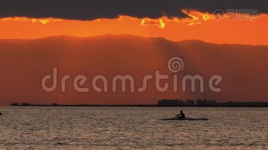 日落和大海视频