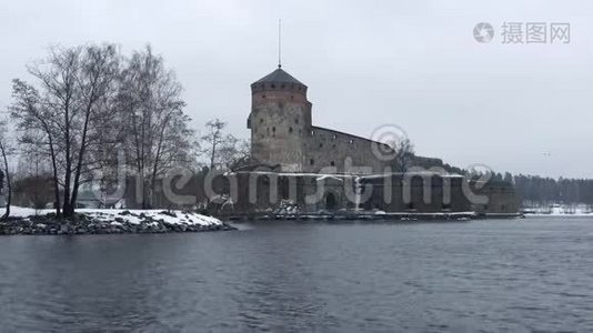 奥拉夫林纳城堡，三月下午。 芬兰萨文林纳视频