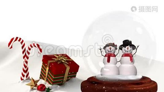 雪景中可爱的雪人情侣圣诞动画和圣诞礼物视频