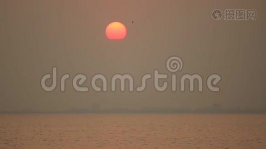 太阳在海上升起视频