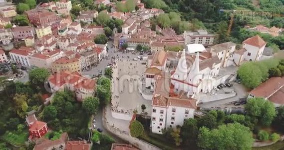 里斯本附近的Sintra航空景观，山上有国家宫和摩尔人堡垒。 葡萄牙视频