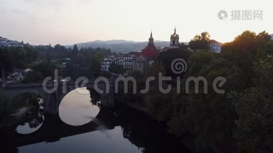 欧洲老城区的鸟瞰公园视频