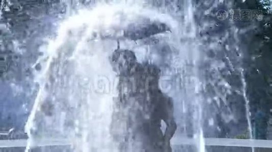 喷水喷泉中的图形视频