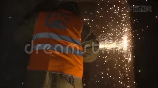 焊接金属火花装置2.视频