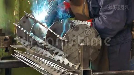 金属工业金属构件焊接视频