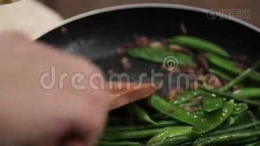 煮柠檬豆和串豆.视频