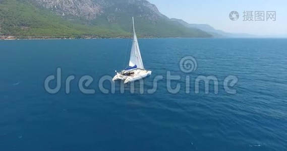 帆船在Gokova海湾土耳其巡航视频