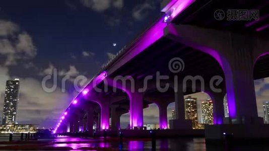夜光天空迈阿密著名的市中心桥照明4k失效佛罗里达美国视频