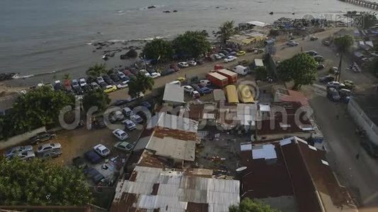 繁忙的科纳克里海岸线海滩，几内亚视频