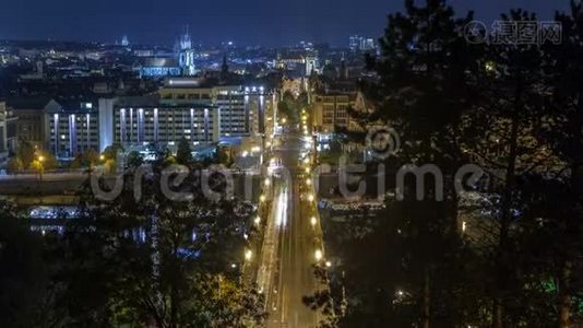 从Letenske garden timelapse看Cechuv桥夜景。视频