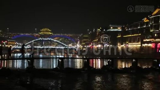 凤凰中国剪影桥夜光桥视频