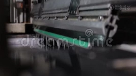 工业印刷机成品镀银漆视频