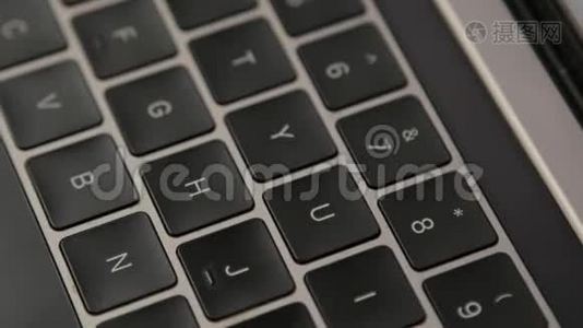 笔记本电脑键盘按钮顶部视图视频