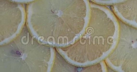 新鲜柠檬片的俯视镜头视频