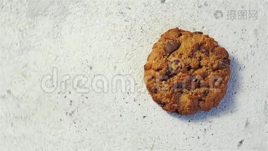 Cookie旋转、复制空间的俯视图视频