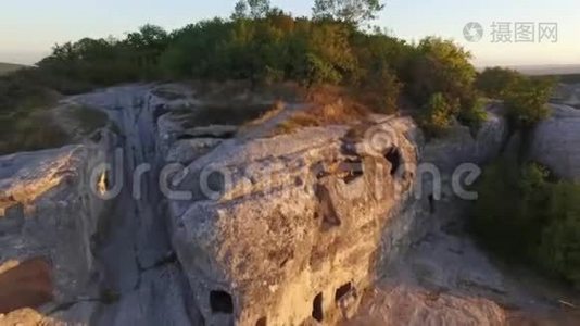 古城遗址鸟瞰图.. 中枪。 石头的质地视频