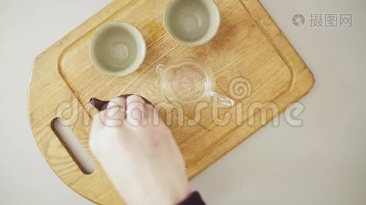 做茶道的茶师视频