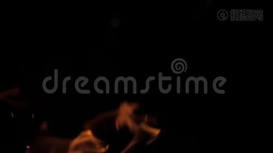 美丽的抽象的火花和火焰背景视频