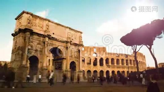 君士坦丁大风日的时间流逝，罗马中心竞技场附近的凯旋门视频