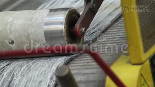 轮胎生产用橡胶。视频