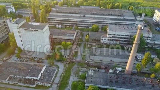 日落时的旧废墟工厂视频