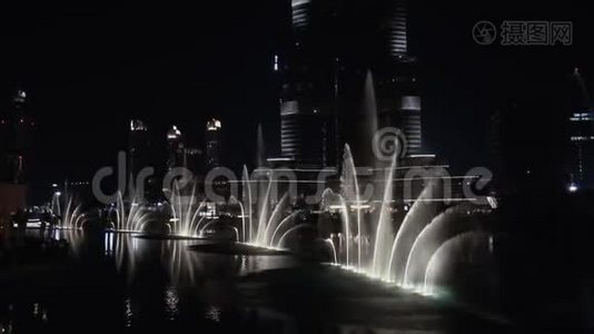 在迪拜跳舞喷泉视频