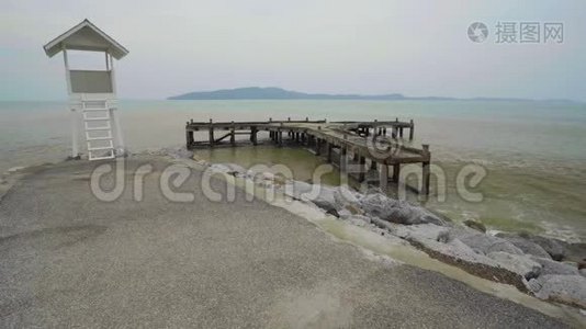 泰国RayongMu Ko Samet国家公园的高莱姆雅海浪木屋视频