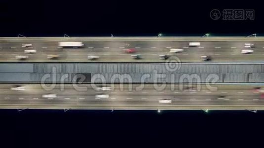 上升的无人机射击揭示了壮观的高架公路，桥梁，交通视频