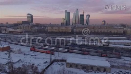 日落夜光莫斯科市交通环路空中视频