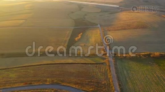 空中4k农业景观从无人机。 播种场准备收割视频