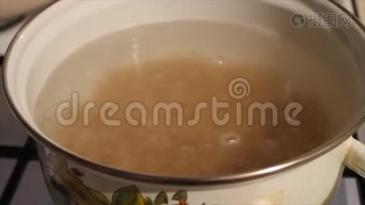 有意大利面的沸水视频