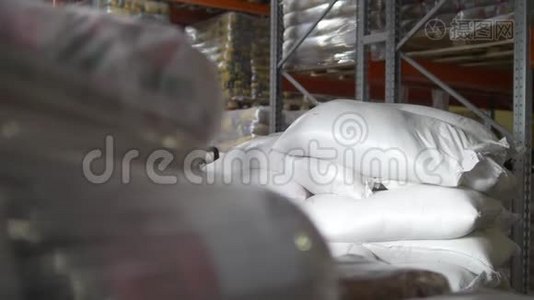 工业仓库中的原料-大库中的糖视频
