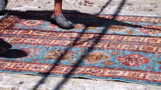 阿富汗地毯正在清洗视频