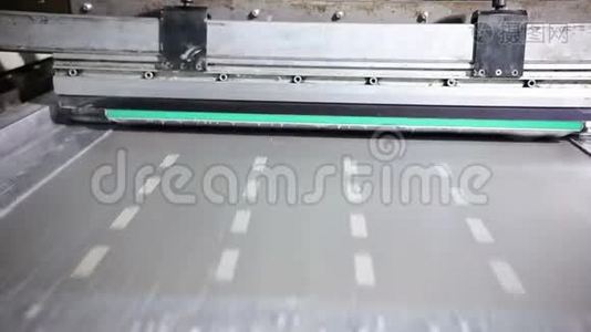 一个印刷厂的特写印刷视频