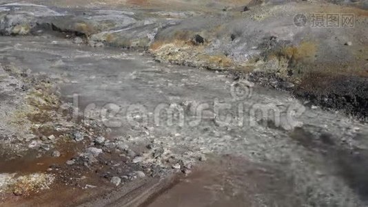 天然侵略性火山景观-热水矿泉水视频