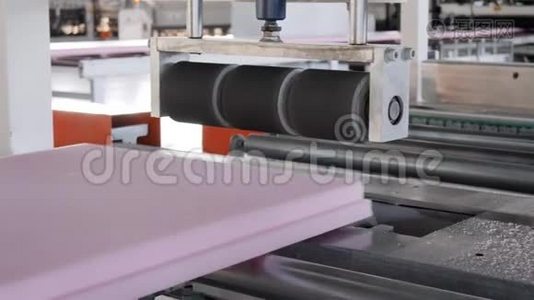 工厂生产泡沫聚苯乙烯的自动设备-磨床工具视频