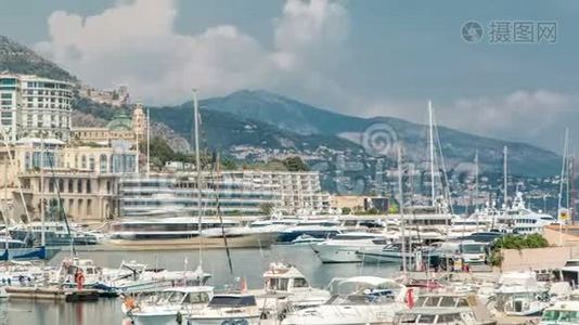 蒙特卡洛城市空中全景时间推移。 摩纳哥港口的豪华游艇和建筑景观，科特德`阿祖尔。视频